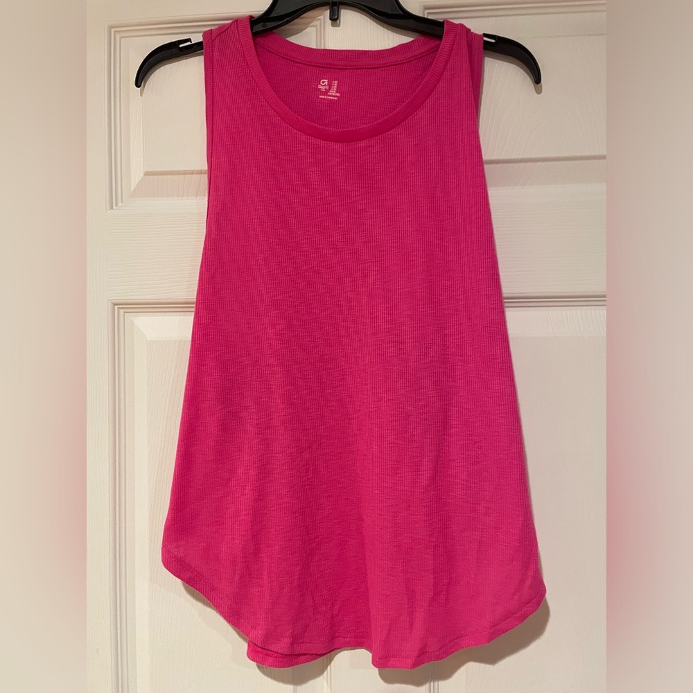 🔴3/$10🔴Gap Fit bright pink tank medium